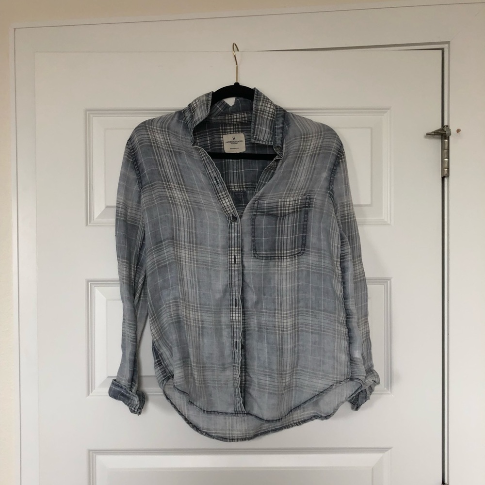 AEO Boyfriend Fit Ombré Button Down EUC